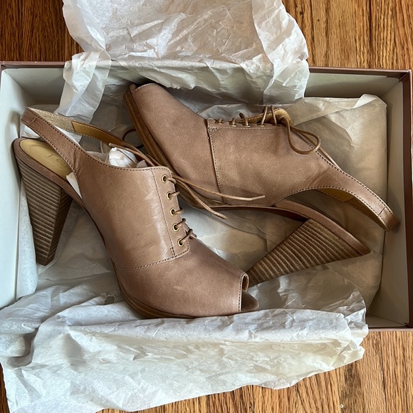 NIB - J.Crew 2010 - Italian Leather Bridgeford Lace-Up Platform Heels - Picture 5 of 8